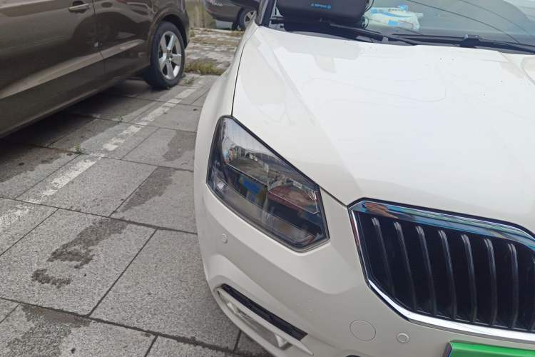 Used Skoda Yeti 2016 1.4TSI DSG Advanced Edition Right Front Headlight