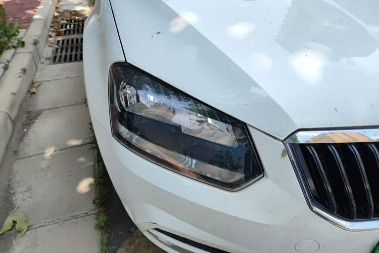 Used Skoda Yeti 2016 1.4TSI DSG Advanced Edition Right Front Headlight