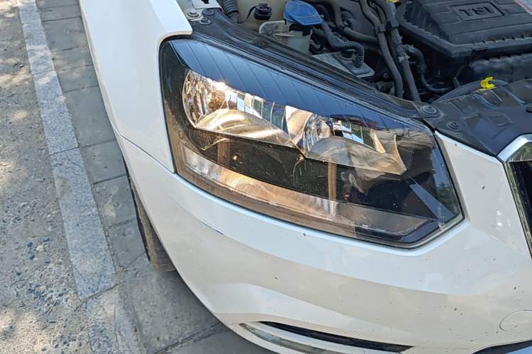 Used Skoda Yeti 2016 1.4TSI DSG Advanced Edition Right Front Headlight