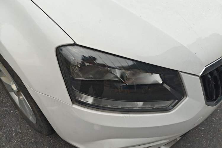Used Skoda Yeti 2016 1.4TSI Manual Entry-Level Model Right Front Headlight