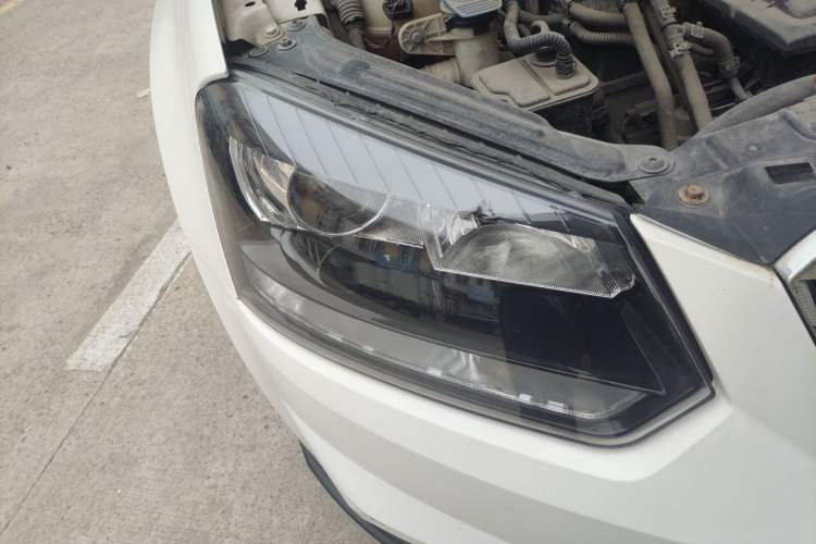 Used Skoda Yeti 2016 1.4TSI DSG Advanced Edition Right Front Headlight