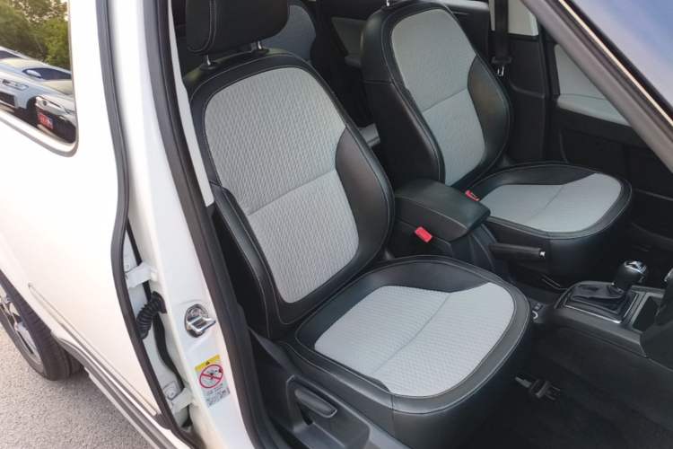 Used Skoda Yeti 2016 1.4TSI DSG Advanced Edition Right Front Seat