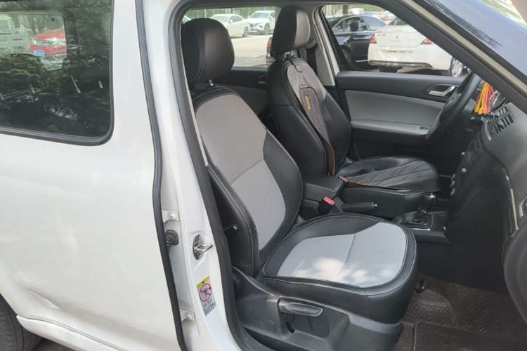 Used Skoda Yeti 2016 1.4TSI DSG Advanced Edition Right Front Seat