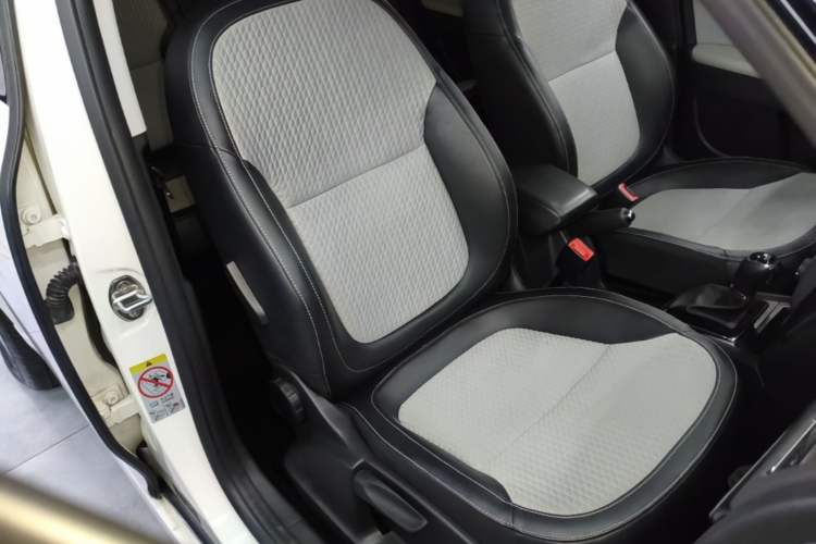 Used Skoda Yeti 2016 1.4TSI DSG Advanced Edition Right Front Seat
