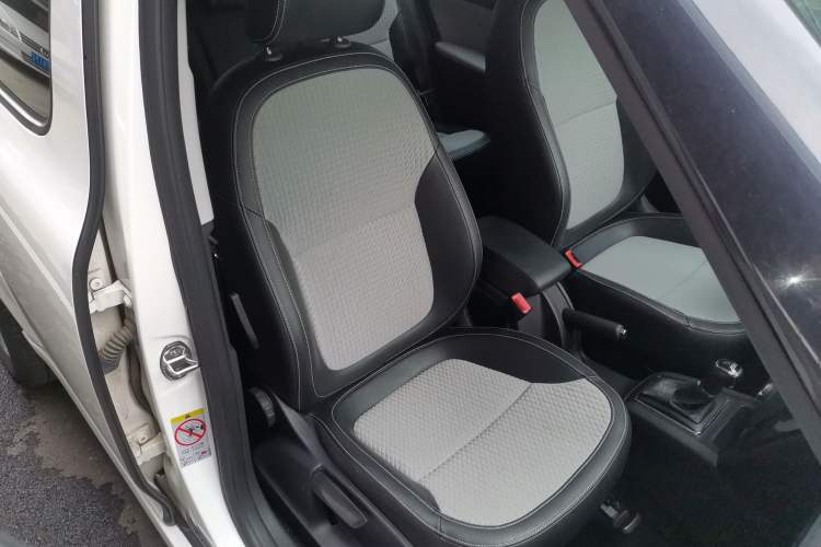 Used Skoda Yeti 2016 1.4TSI DSG Advanced Edition Right Front Seat