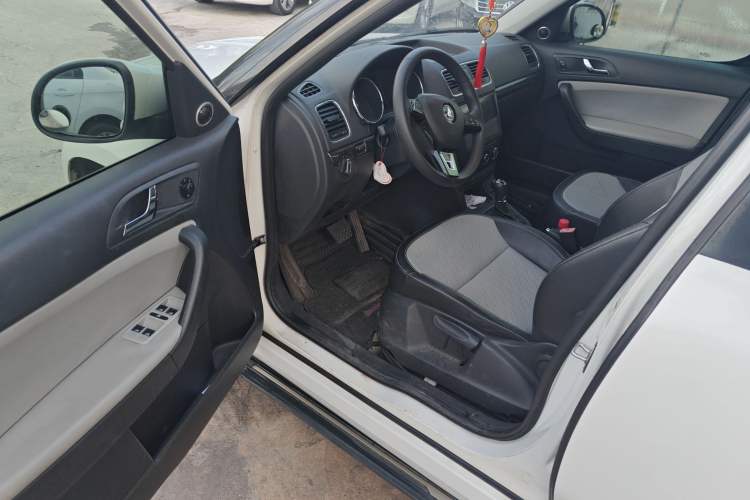 Used Skoda Yeti 2016 1.4TSI DSG Advanced Edition Right Front Seat