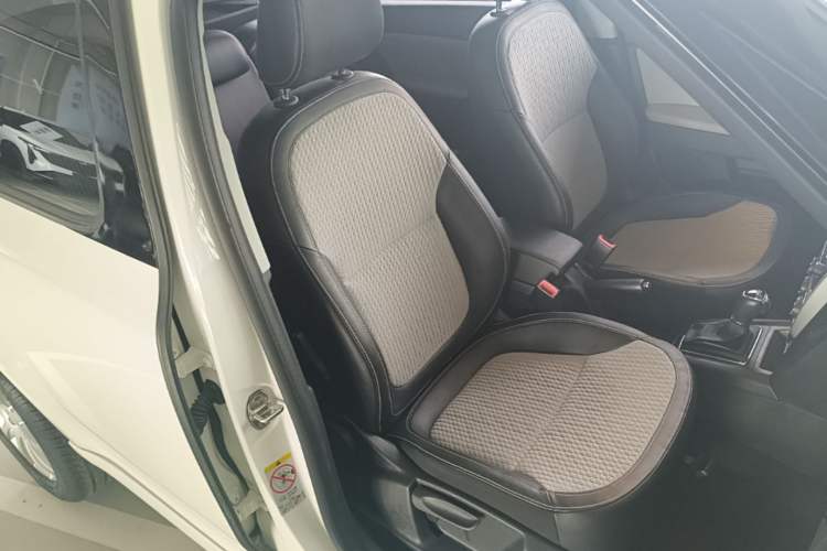 Used Skoda Yeti 2016 1.4TSI DSG Style Edition Right Front Seat
