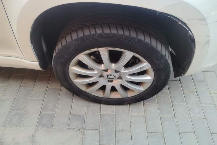 Used Skoda Yeti 2016 1.4TSI DSG Style Edition Right Front Wheel Hub