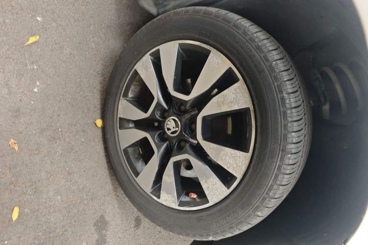 Used Skoda Yeti 2016 1.4TSI DSG Prestige Edition Right Front Wheel Hub