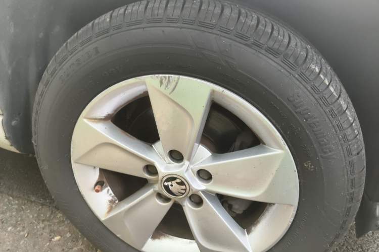 Used Skoda Yeti 2016 1.4TSI DSG Advanced Edition Right Front Wheel Hub