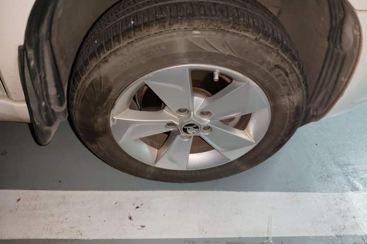 Used Skoda Yeti 2016 1.4TSI DSG Advanced Edition Right Front Wheel Hub