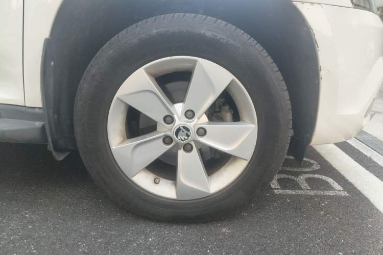 Used Skoda Yeti 2016 1.4TSI DSG Advanced Edition Right Front Wheel Hub