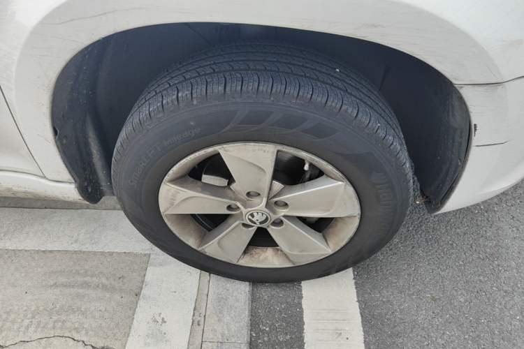 Used Skoda Yeti 2016 1.4TSI DSG Advanced Edition Right Front Wheel Hub