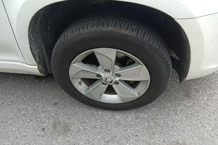 Used Skoda Yeti 2016 1.4TSI DSG Advanced Edition Right Front Wheel Hub