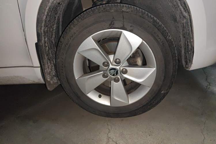 Used Skoda Yeti 2016 1.4TSI DSG Advanced Edition Right Front Wheel Hub