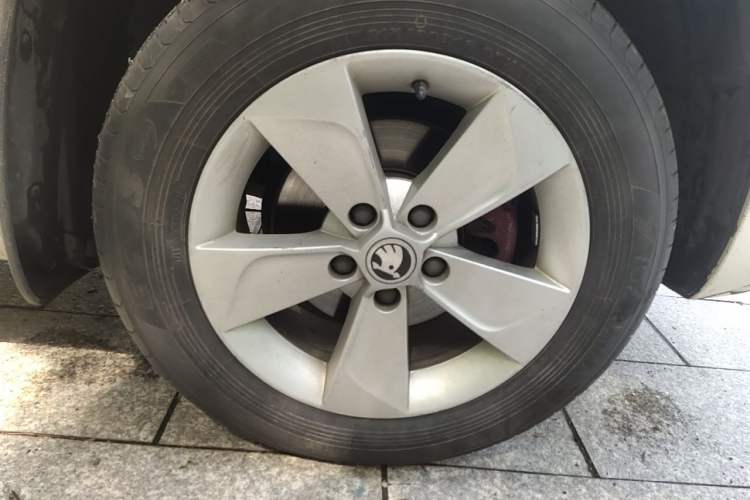 Used Skoda Yeti 2016 1.4TSI DSG Advanced Edition Right Front Wheel Hub
