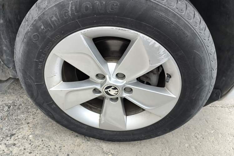 Used Skoda Yeti 2016 1.4TSI DSG Advanced Edition Right Front Wheel Hub