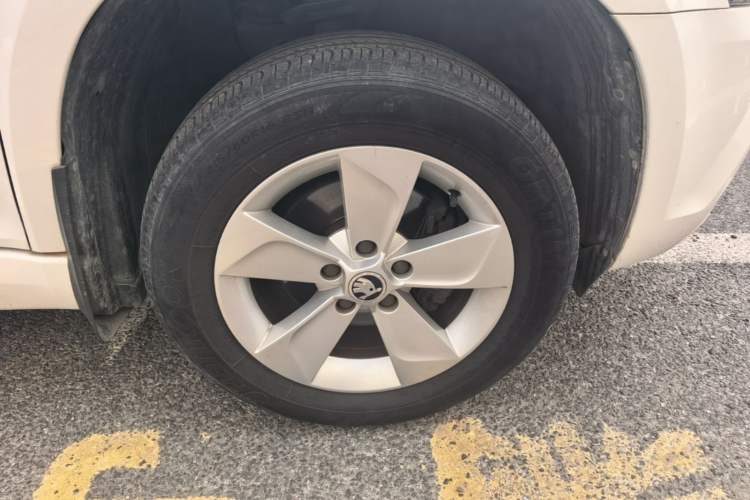 Used Skoda Yeti 2016 1.4TSI DSG Advanced Edition Right Front Wheel Hub