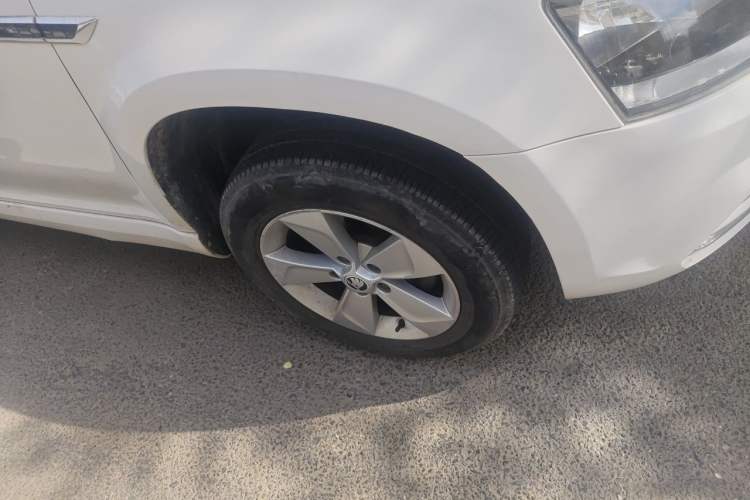 Used Skoda Yeti 2016 1.4TSI DSG Advanced Edition Right Front Wheel Hub