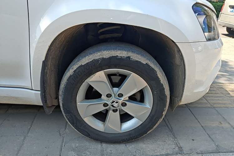 Used Skoda Yeti 2016 1.4TSI DSG Advanced Edition Right Front Wheel Hub
