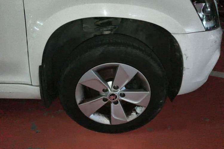Used Skoda Yeti 2016 1.4TSI Manual Entry-Level Model Right Front Wheel Hub