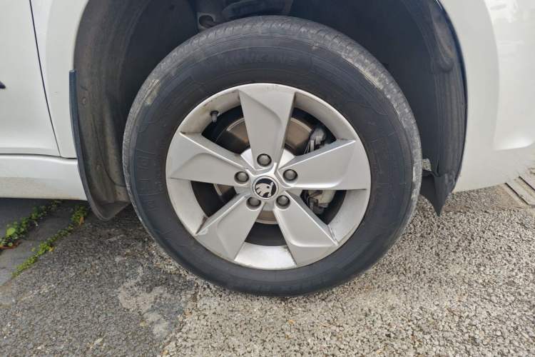 Used Skoda Yeti 2016 1.4TSI DSG Advanced Edition Right Front Wheel Hub