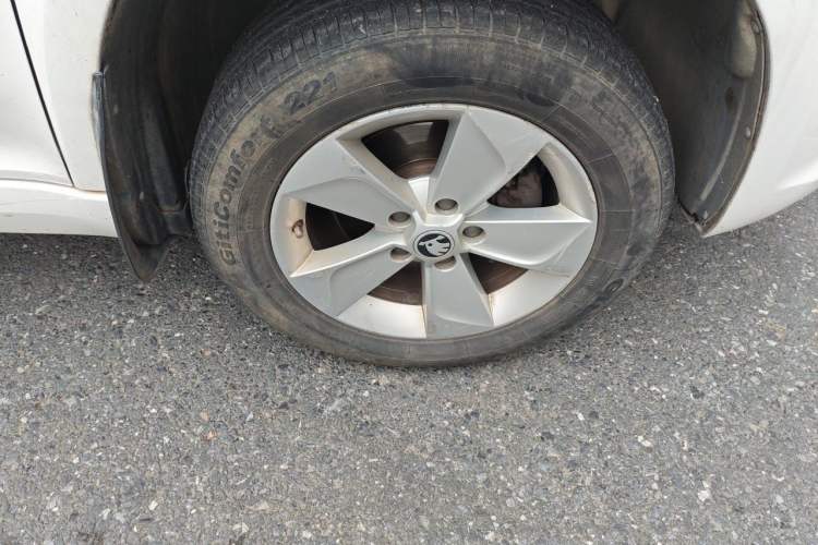 Used Skoda Yeti 2016 1.4TSI Manual Entry-Level Model Right Front Wheel Hub