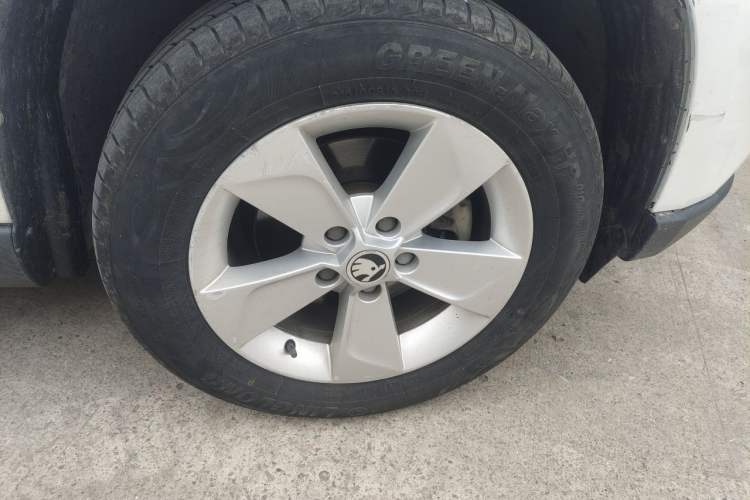 Used Skoda Yeti 2016 1.4TSI DSG Advanced Edition Right Front Wheel Hub