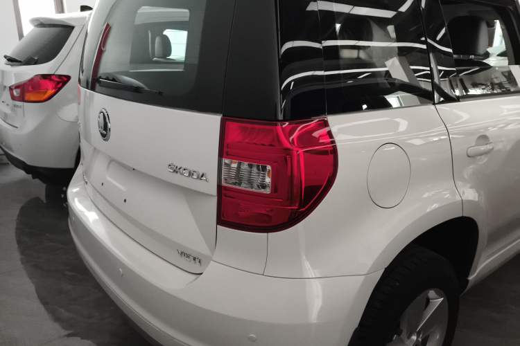 Used Skoda Yeti 2016 1.4TSI DSG Advanced Edition Right Rear Taillight