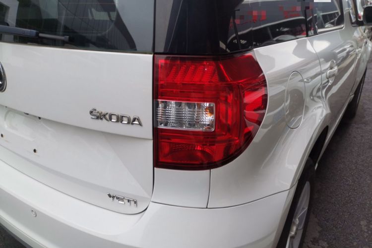 Used Skoda Yeti 2016 1.4TSI DSG Advanced Edition Right Rear Taillight