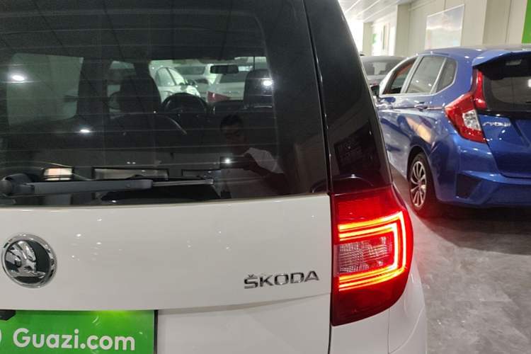 Used Skoda Yeti 2016 1.4TSI DSG Advanced Edition Right Rear Taillight