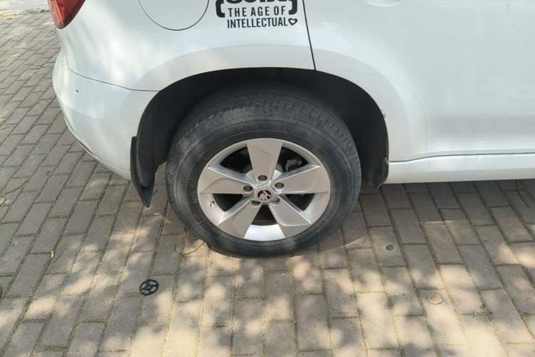 Used Skoda Yeti 2016 1.4TSI DSG Advanced Edition Right Rear Wheel Hub