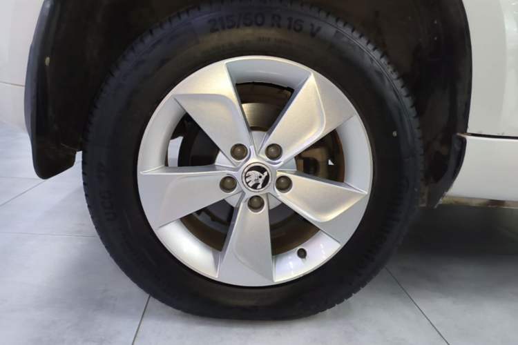 Used Skoda Yeti 2016 1.4TSI DSG Advanced Edition Right Rear Wheel Hub