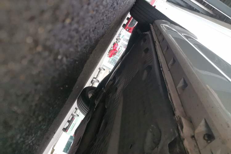 Used Skoda Yeti 2016 1.4TSI DSG Advanced Edition Right Side Sill