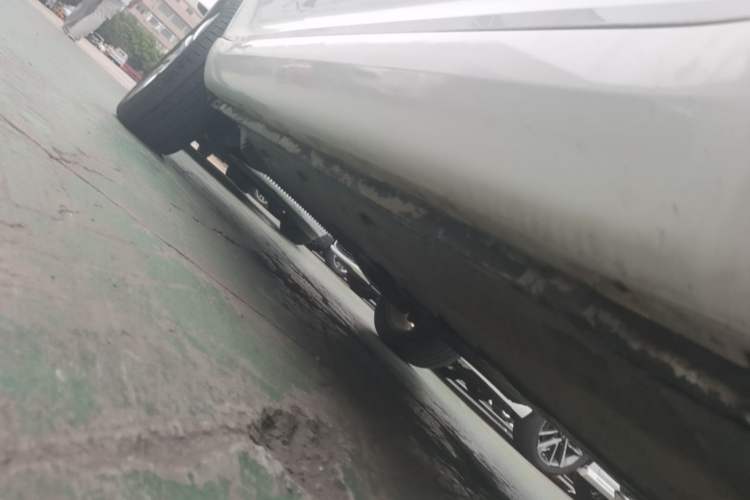 Used Skoda Yeti 2016 1.4TSI DSG Style Edition Right Side Sill
