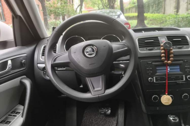 Used Skoda Yeti 2016 1.4TSI DSG Advanced Edition Steering Wheel