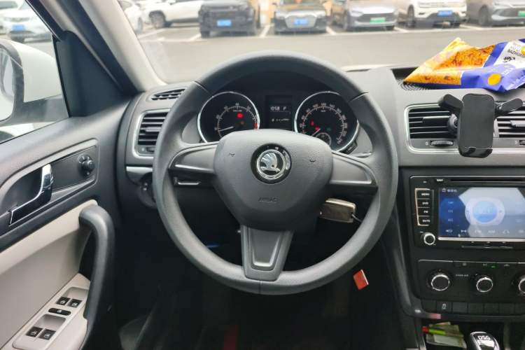 Used Skoda Yeti 2016 1.4TSI DSG Advanced Edition Steering Wheel