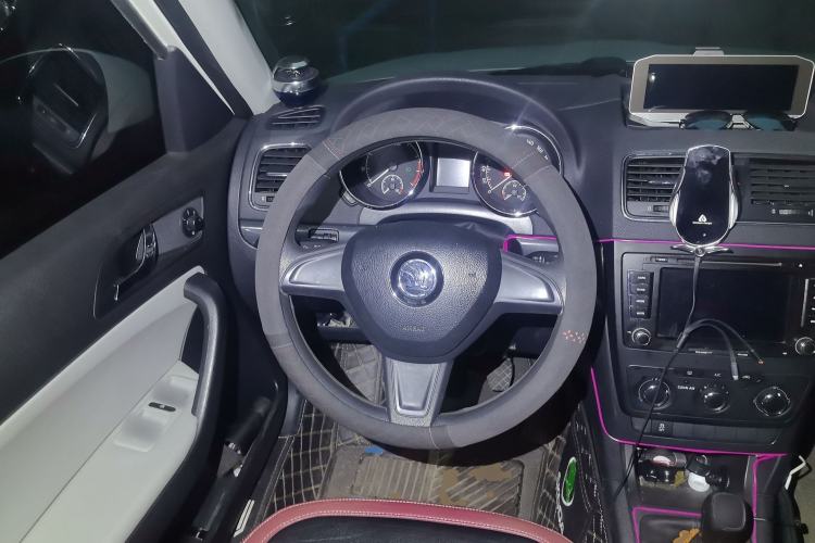 Used Skoda Yeti 2016 1.4TSI Manual Entry-Level Model Steering Wheel