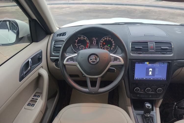 Used Skoda Yeti 2016 1.4TSI DSG Style Edition Steering Wheel