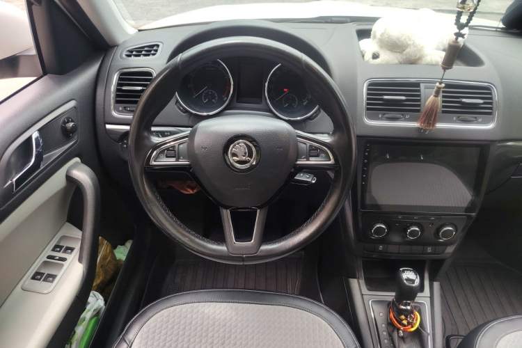 Used Skoda Yeti 2016 1.4TSI DSG Advanced Edition Steering Wheel