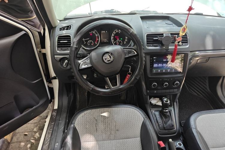 Used Skoda Yeti 2016 1.4TSI DSG Advanced Edition Steering Wheel