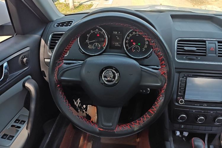 Used Skoda Yeti 2016 1.4TSI DSG Advanced Edition Steering Wheel
