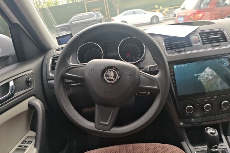Used Skoda Yeti 2016 1.4TSI DSG Advanced Edition Steering Wheel