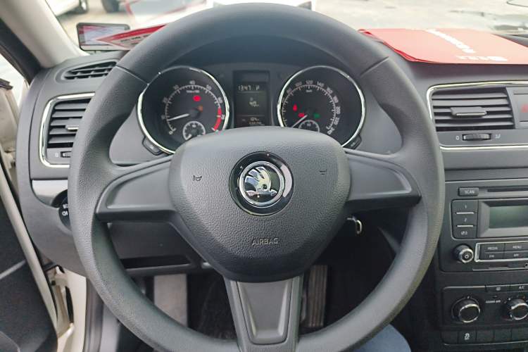 Used Skoda Yeti 2016 1.4TSI DSG Advanced Edition Steering Wheel