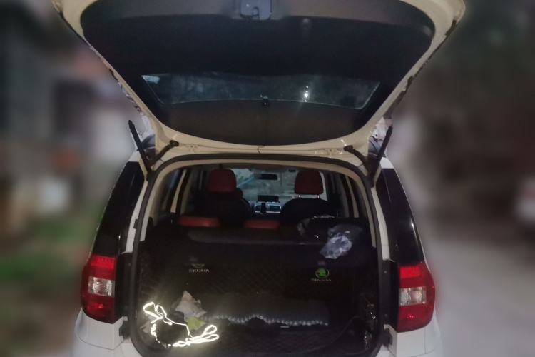 Used Skoda Yeti 2016 1.4TSI Manual Entry-Level Model Trunk
