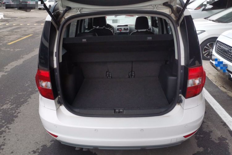 Used Skoda Yeti 2016 1.4TSI DSG Advanced Edition Trunk