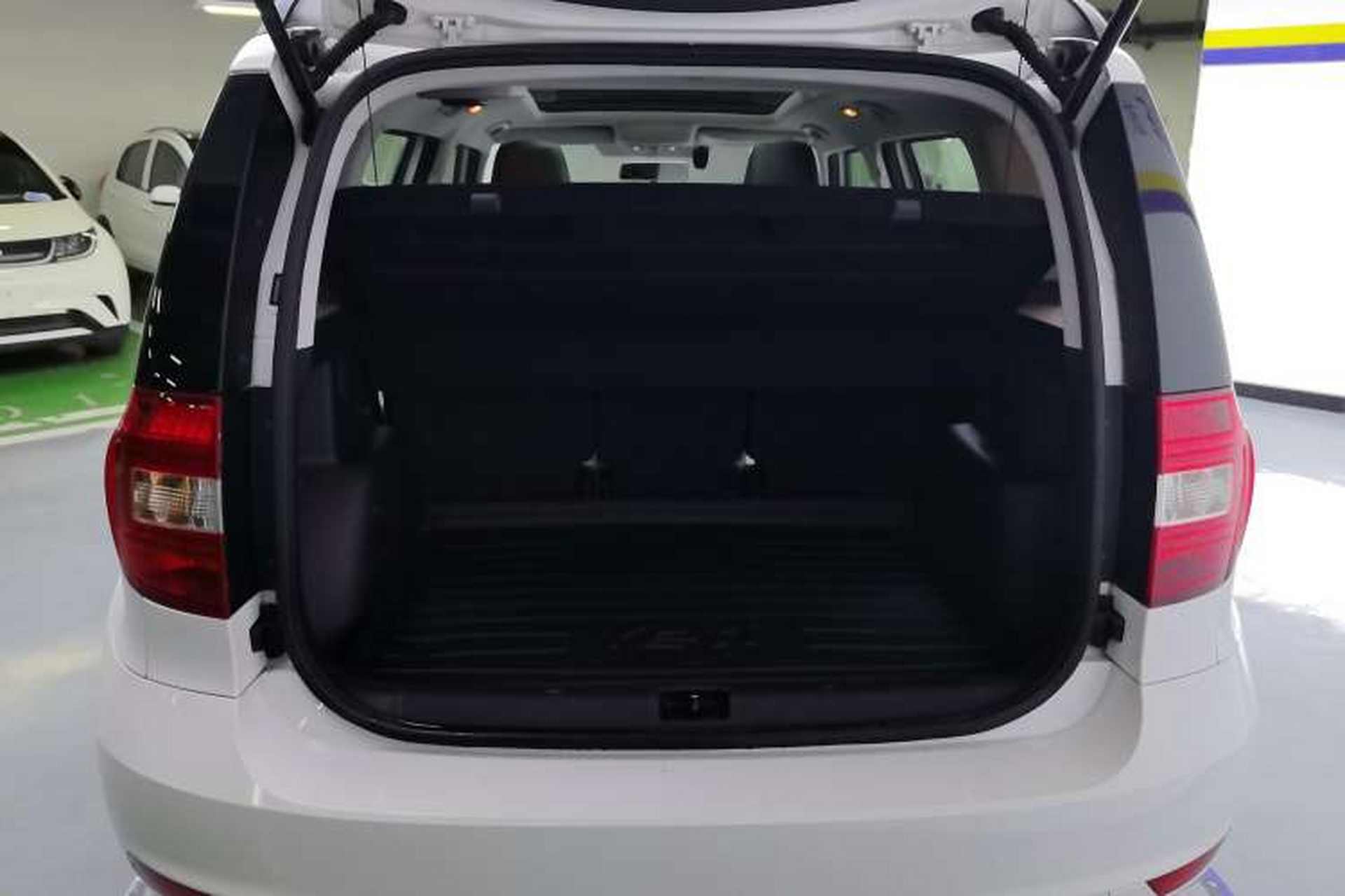 Used Skoda Yeti 2016 1.4TSI DSG Advanced Edition Trunk