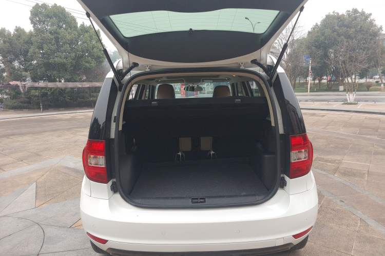 Used Skoda Yeti 2016 1.4TSI DSG Style Edition Trunk