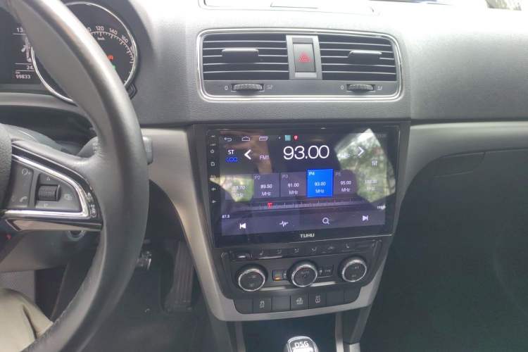 Used Skoda Yeti 2016 1.8TSI DSG Prestige Edition Audio And AC Panel