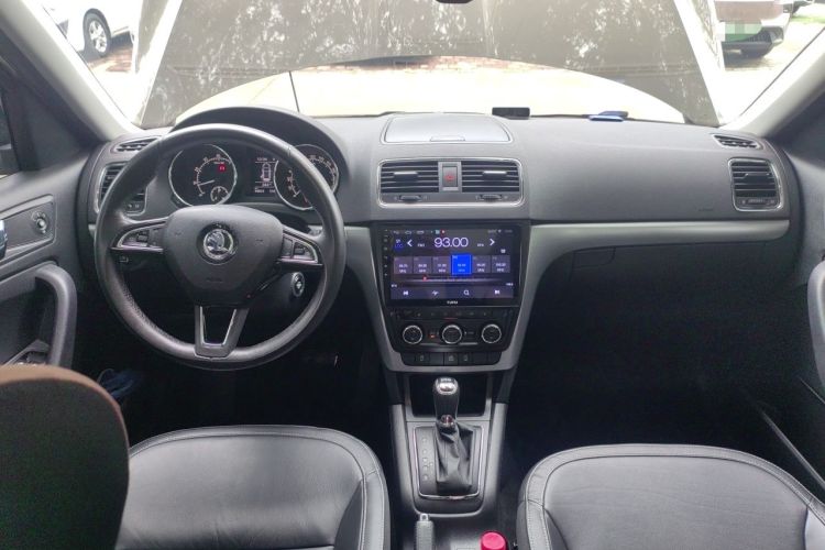 Used Skoda Yeti 2016 1.8TSI DSG Prestige Edition Center Console
